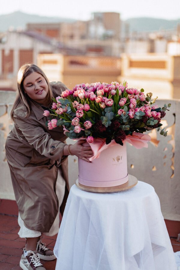 200 tulips in a box