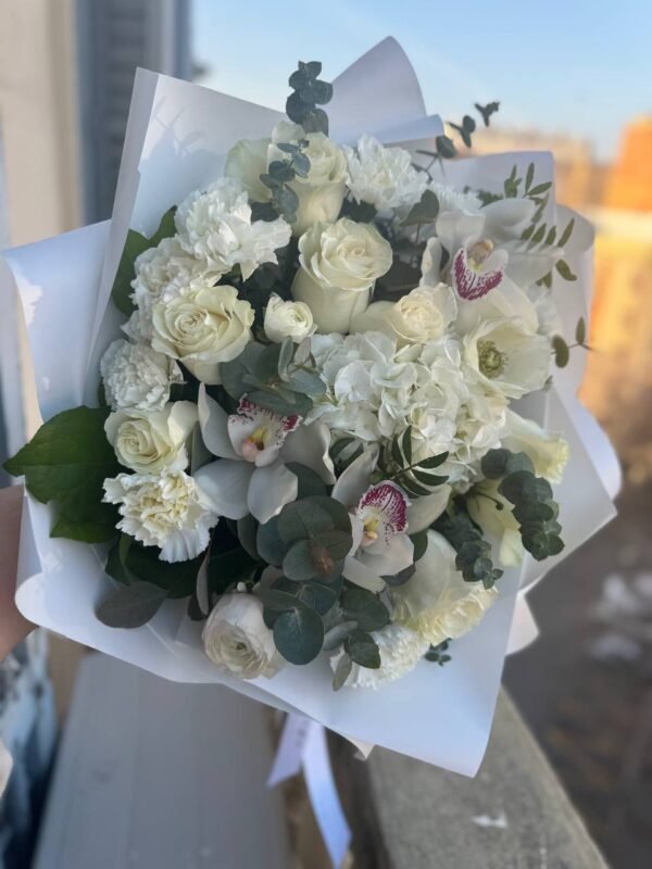 Bouquet of white flowers