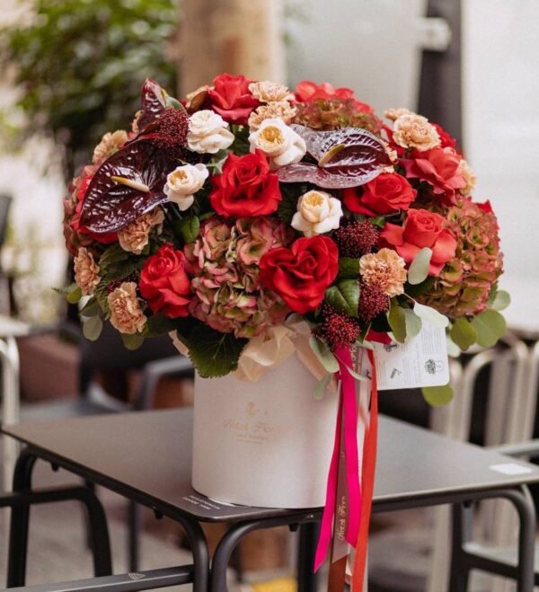 Large bouquet of autumn colours in a box - Image 3