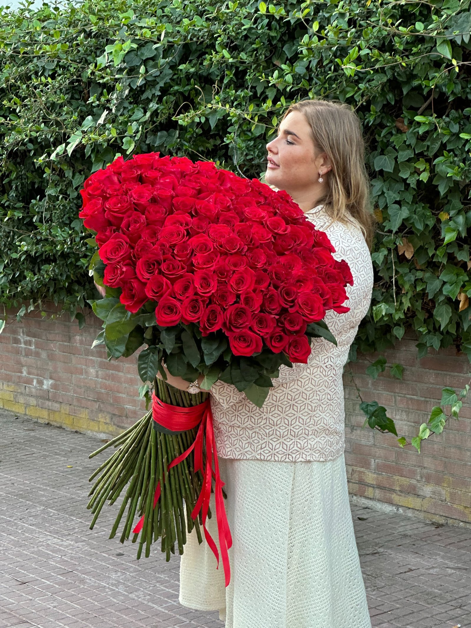 101 elegantes rosas rojas 80 cm