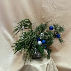 Pequeña composición navideña en tonos azules