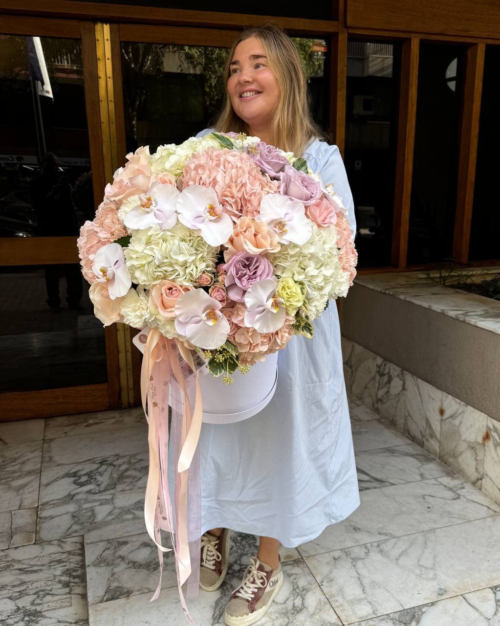 Gran composición floral en una caja